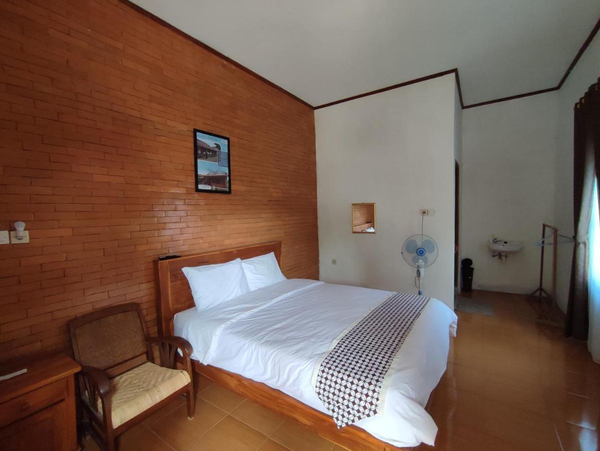 Romadhoni Homestay Magelang Værelse billede