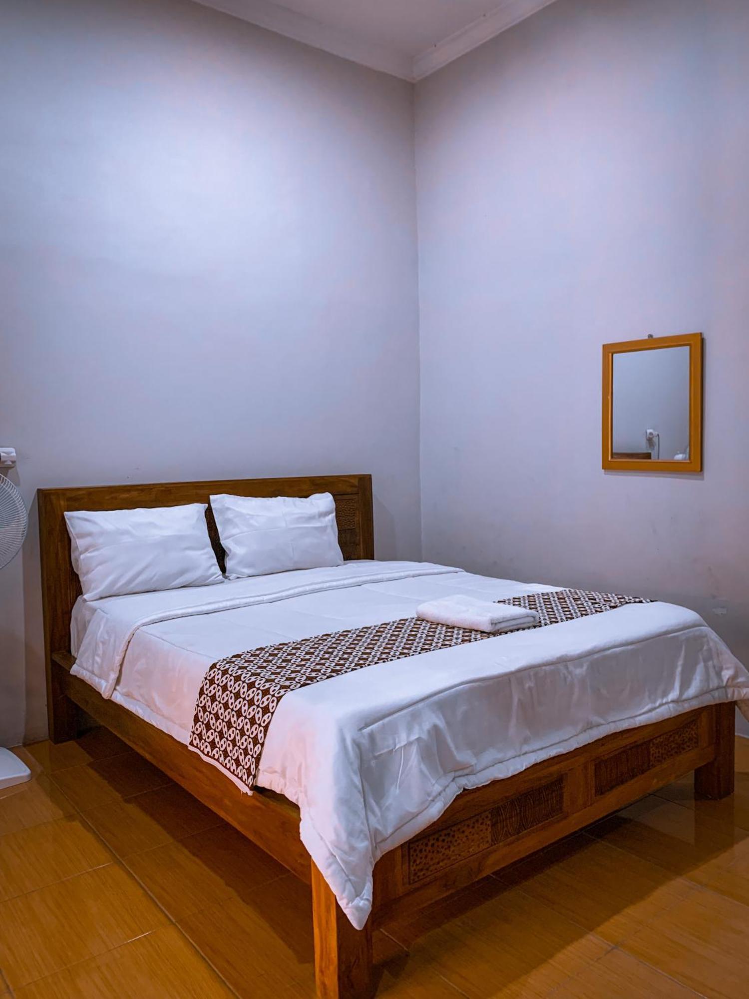 Romadhoni Homestay Magelang Eksteriør billede